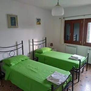 guizzo-apartment-venezia.hotelslidodijesolo.com/